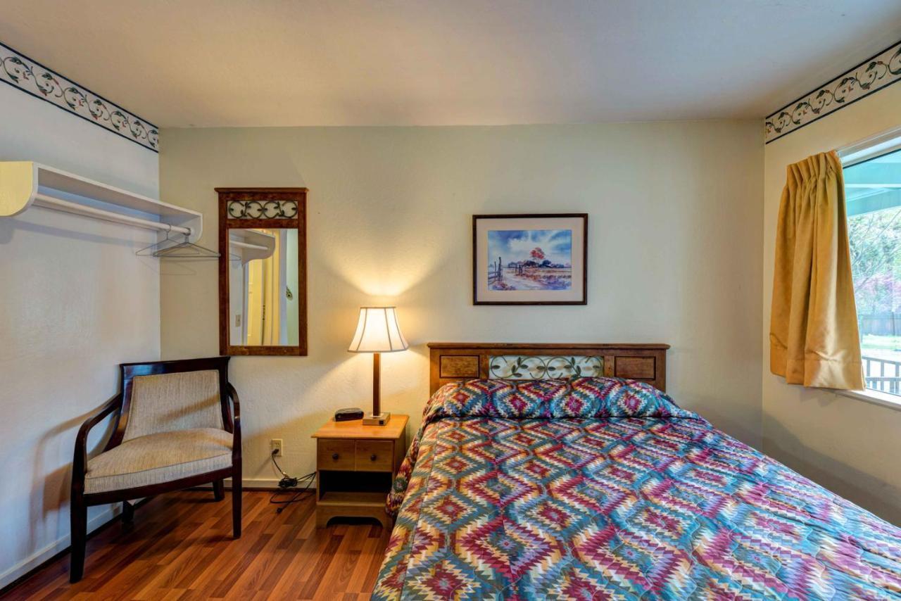 Lake Shasta Lodge Lakehead Buitenkant foto
